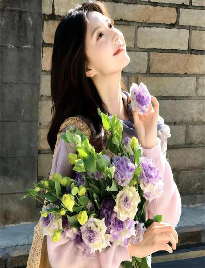 亚洲欧美日本国产高清_关于夫妻的视频短片_与君初相识免费观看